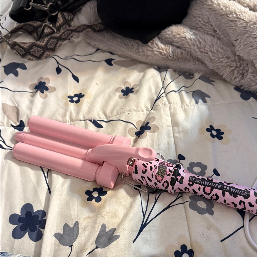 Beachwaver Pink Hair Waver